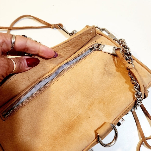REBBECA MINKOFF Tan Crossbody Leather Bag with Chain Strap and Structured Design - Picture 6 of 16